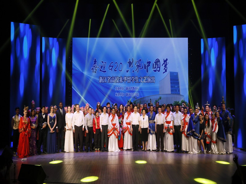 全体演出人员合影.jpg
